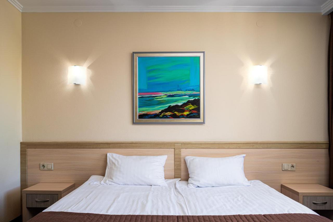 Sonata Hotel & Restaurant "Готель Соната" Lviv Eksteriør billede