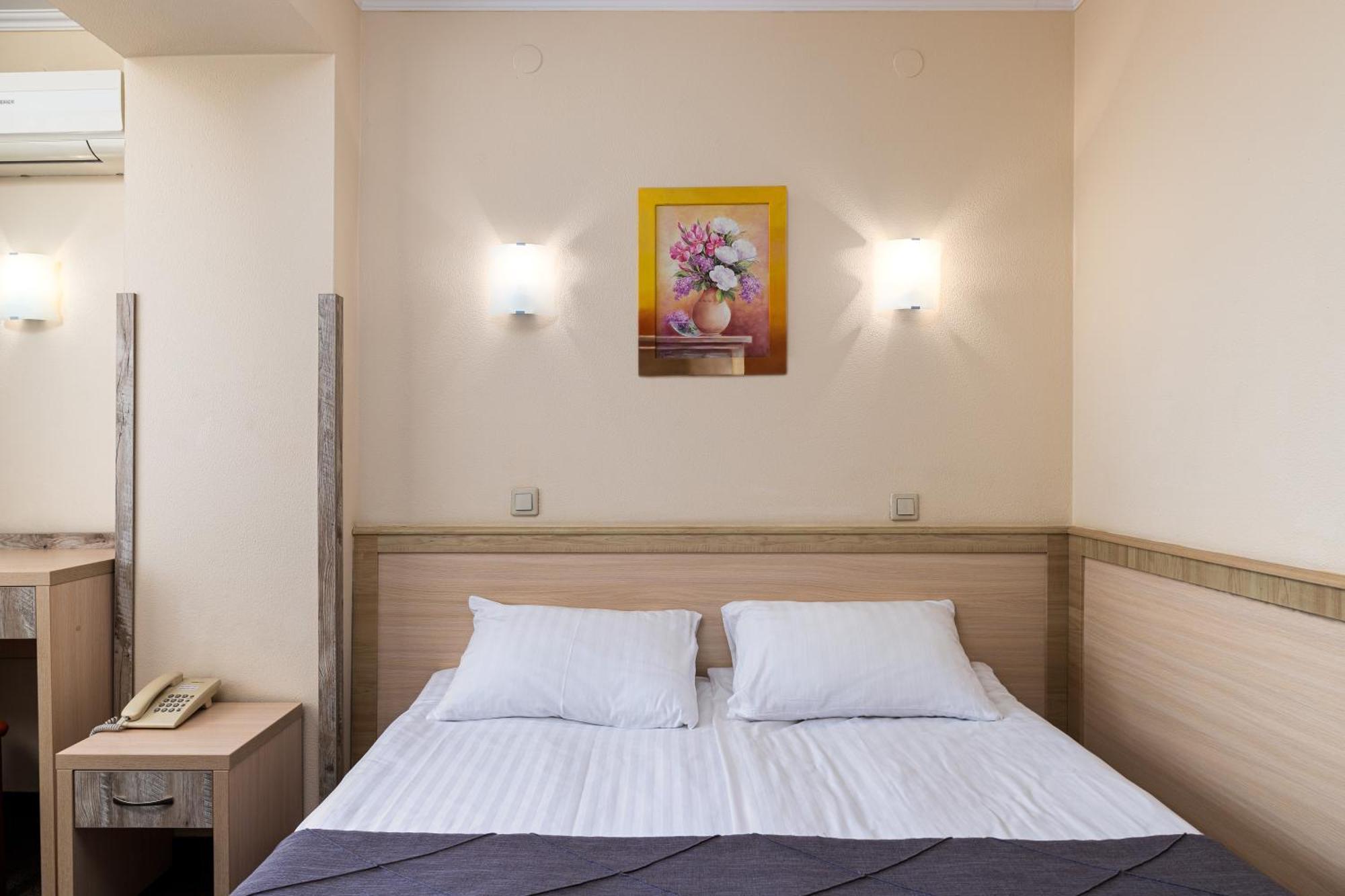 Sonata Hotel & Restaurant "Готель Соната" Lviv Værelse billede