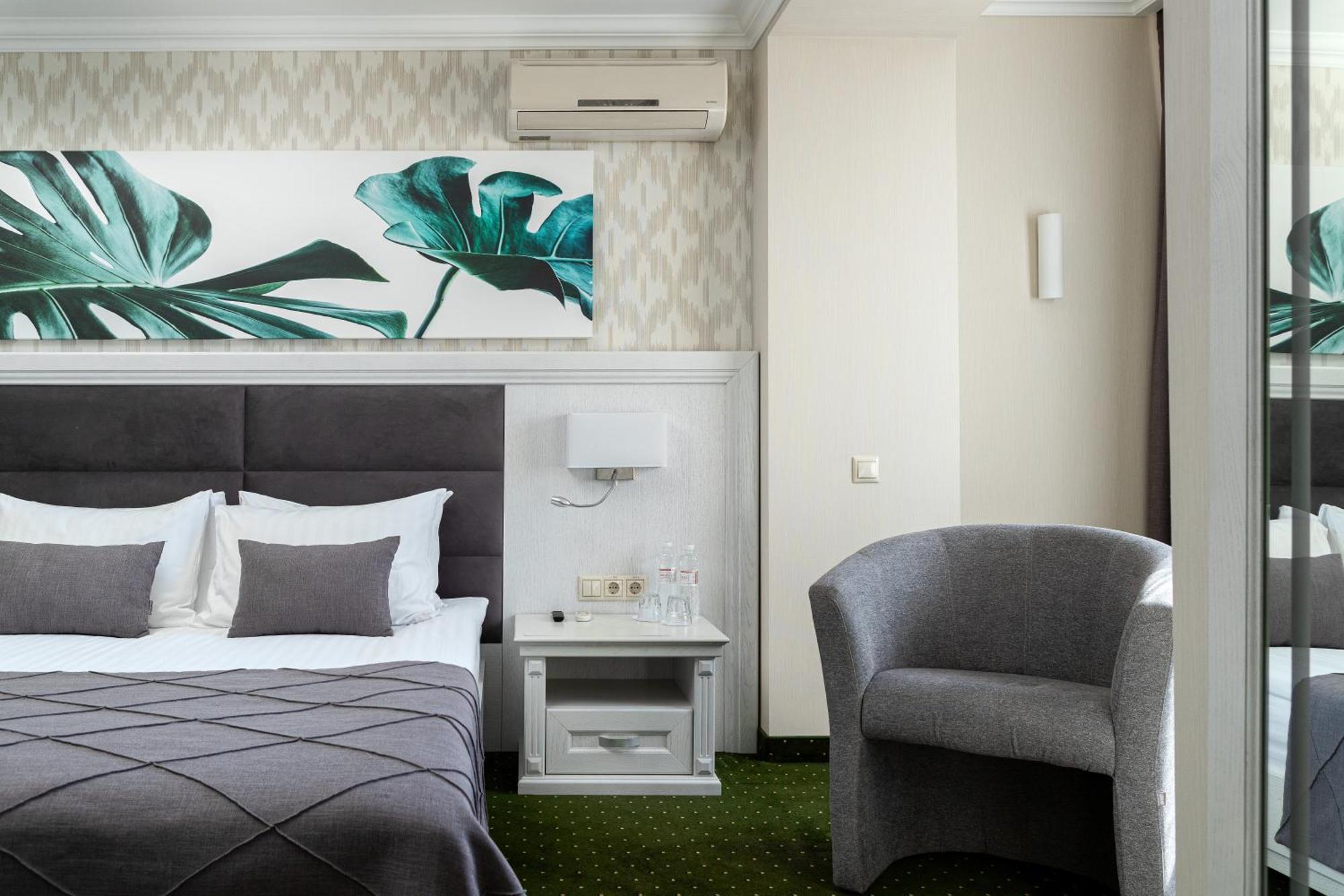 Sonata Hotel & Restaurant "Готель Соната" Lviv Værelse billede